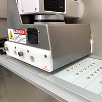 Cantilever Ramp Laser Marking Machine for Tablets & Capsules