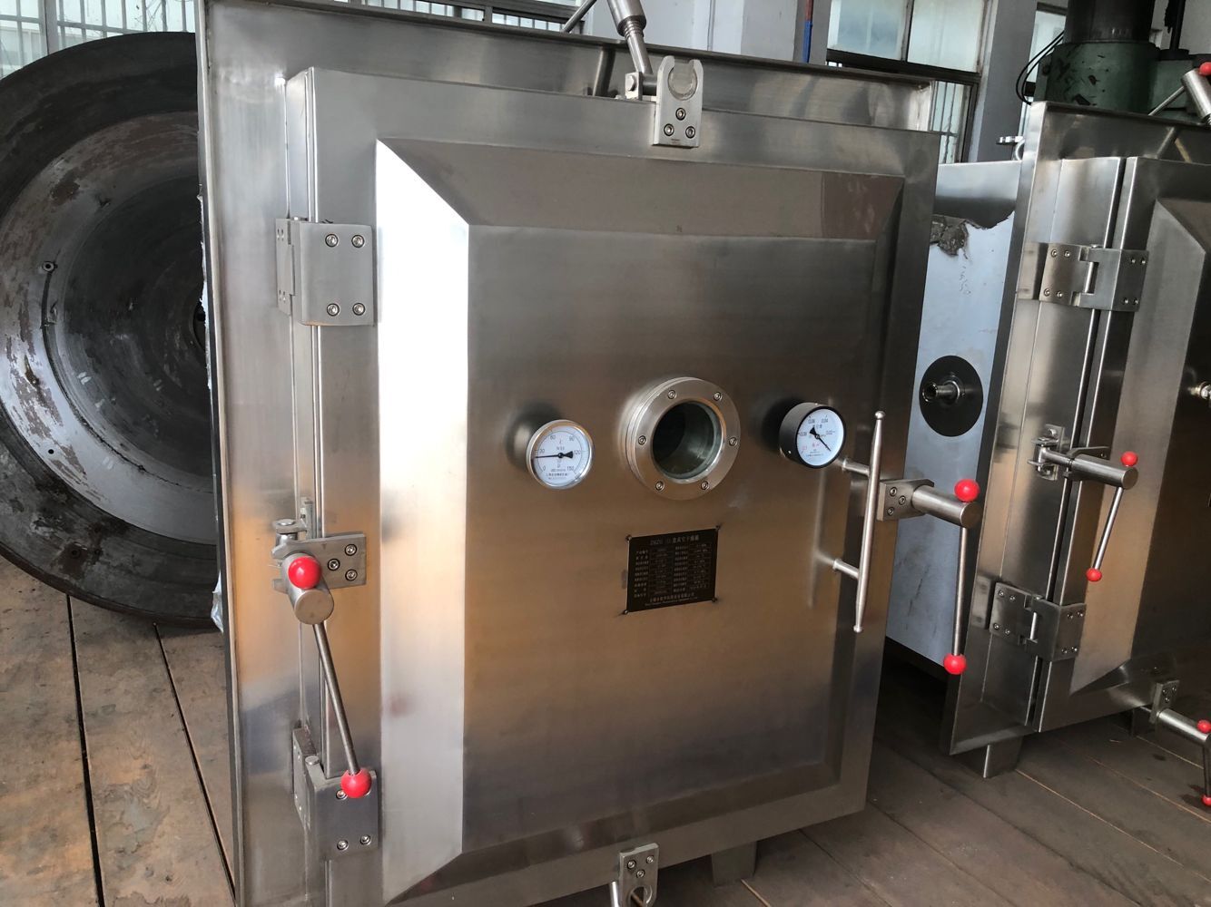 Vacuum Oven  