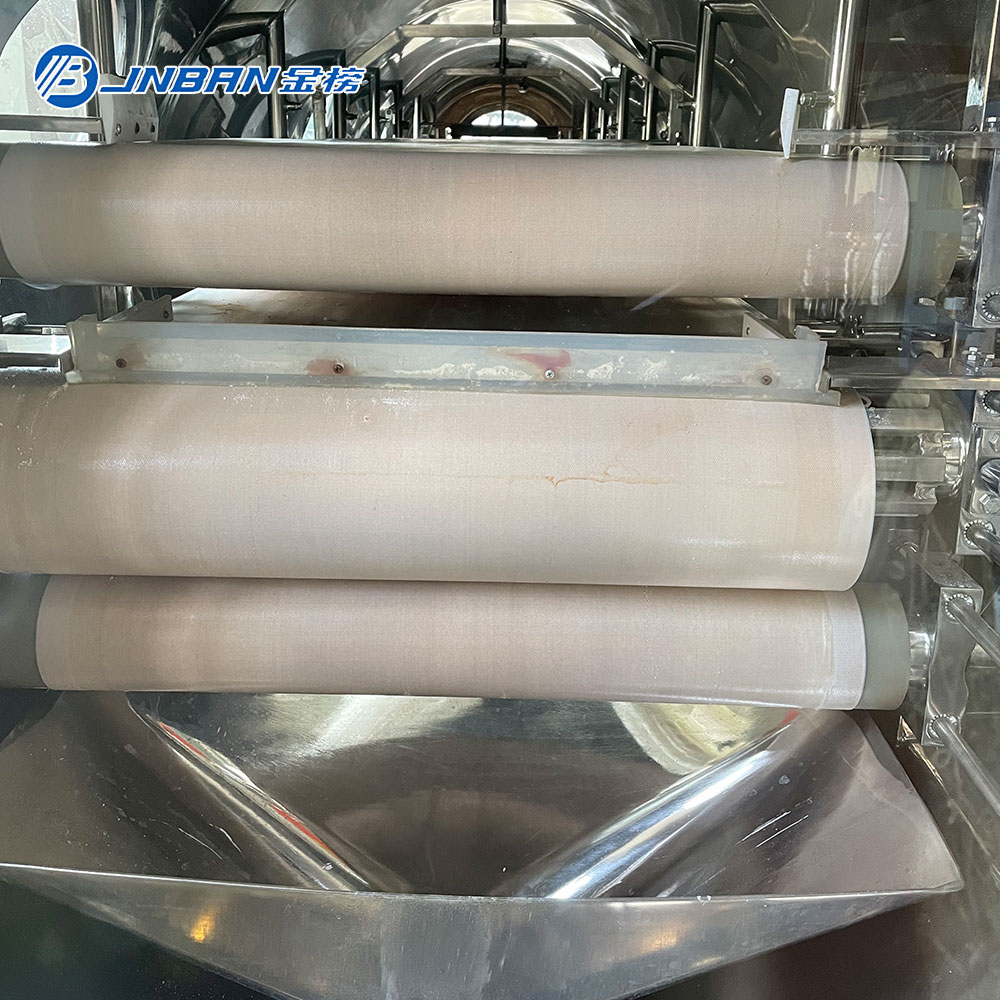 Vacuum herbal medicine vacuum belt dryer  
