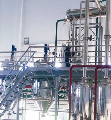 Multifunctional Stainless steel Low temperature vacuum eucalyptus oil solvent extraction machine