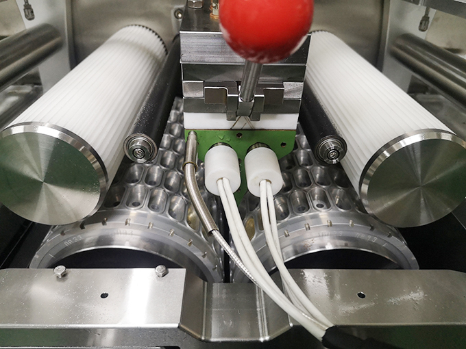 High-- speed Fully Automatic Soft Gelatin Encasulation Machine  