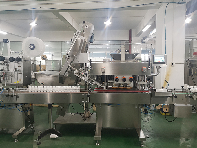 Automatic cap screwing machine  