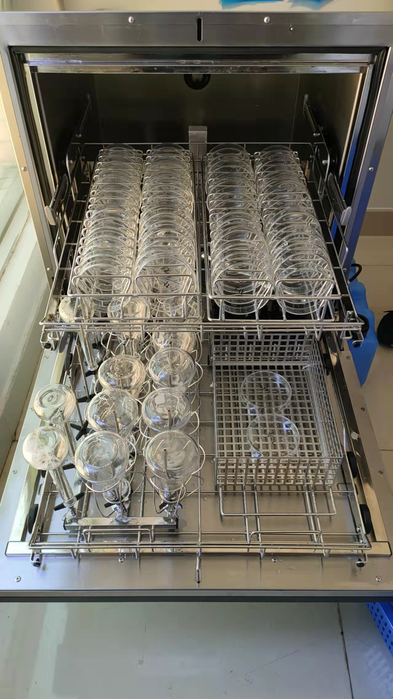 Automatic Laboratory Glassware Washer and Dryer with CE Approval  