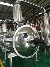 Vacuum low temperature dairy cow milk evaporator