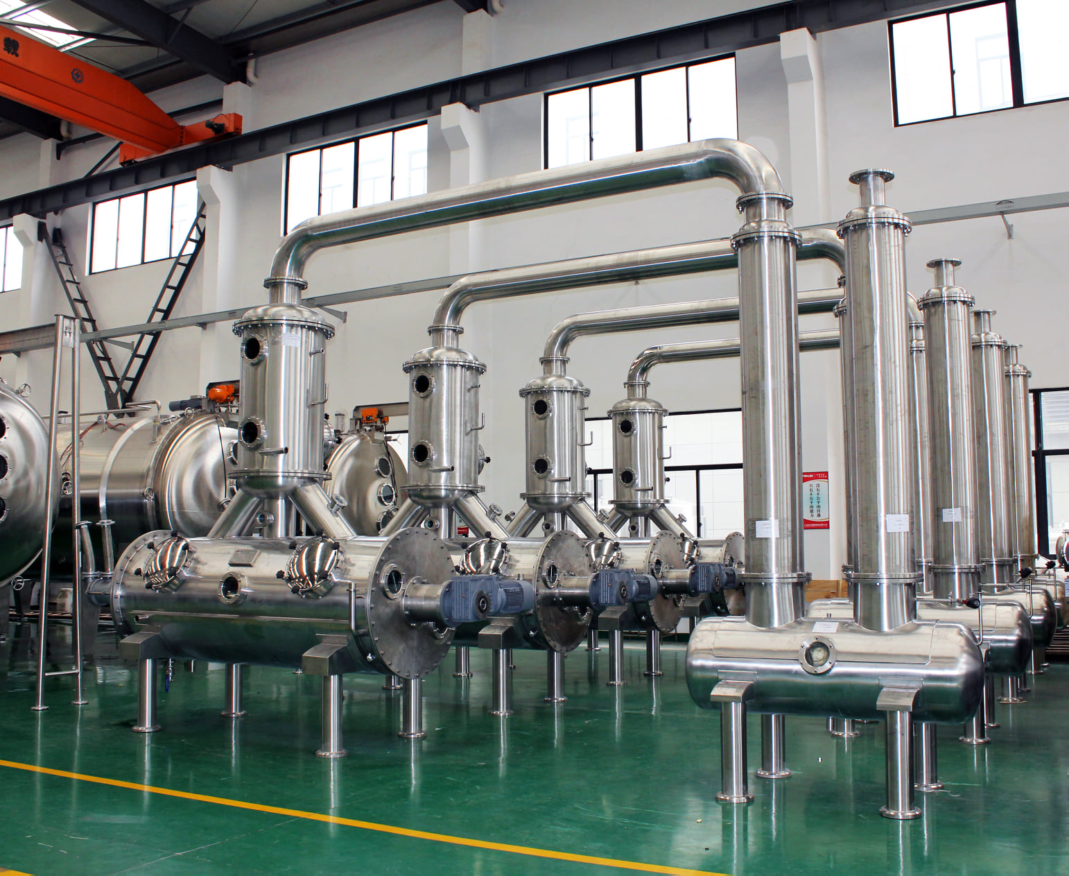 Industrial dehydration thin film heat-sensitive evaporator