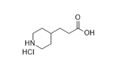 4-Piperidinepropanoic acid hydrochloride