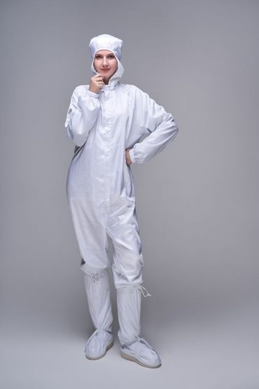 Autoclavable Cleanroom garment with hood