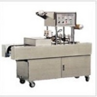 Automatic plastic bottle filling and sealing Machine