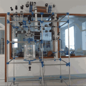 Three-layer Multifunctional Distillation Device