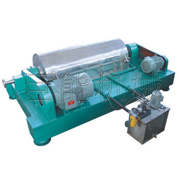 Horizontal scroll discharge sedimentary centrifuge  