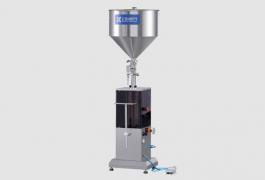 Vertical pneumatic liquid filling machine