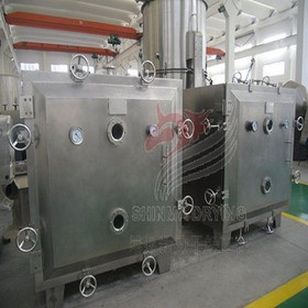 Square type vacuum drier