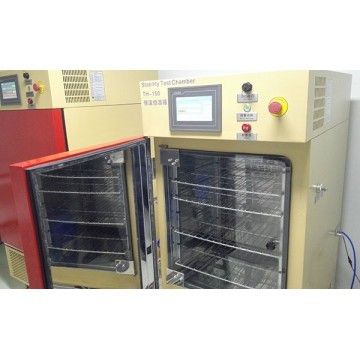 Drug stability test chamber