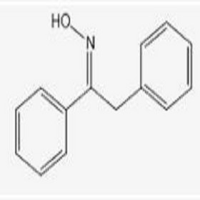 2-Phenylacetophenone oxime