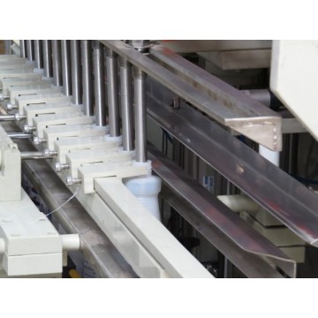 ZH-FF Full-automatic anticorrosive straight line type filling machine  